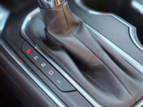 Used 2023 Chevrolet Traverse LT image 31