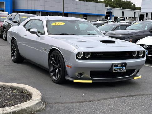 Used 2021 Dodge Challenger R/T Scat Pack RWD image 5