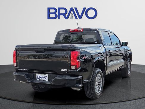 Used 2024 Chevrolet Colorado LT w/ LT Convenience Package AWD/4WD image 4