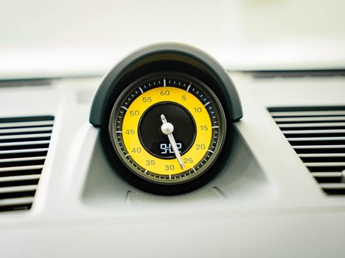 Used 2025 Porsche 911 Carrera GTS RWD image 36
