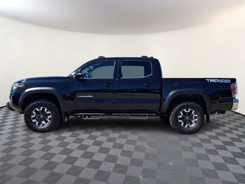 Certified 2021 Toyota Tacoma TRD Off-Road AWD/4WD image 10