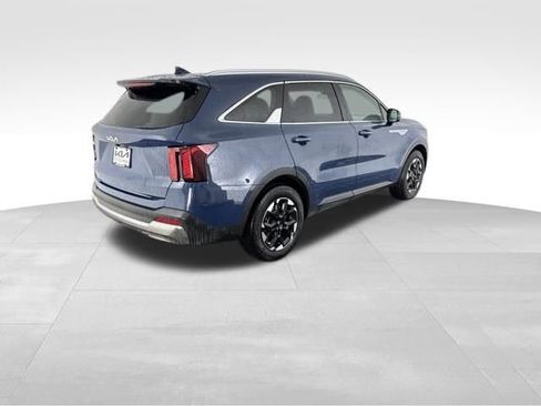 Certified 2025 Kia Sorento S w/ Panoramic Sunroof Package FWD image 7