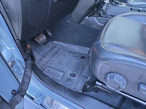 Used 2024 Jeep Wrangler Sport image 41