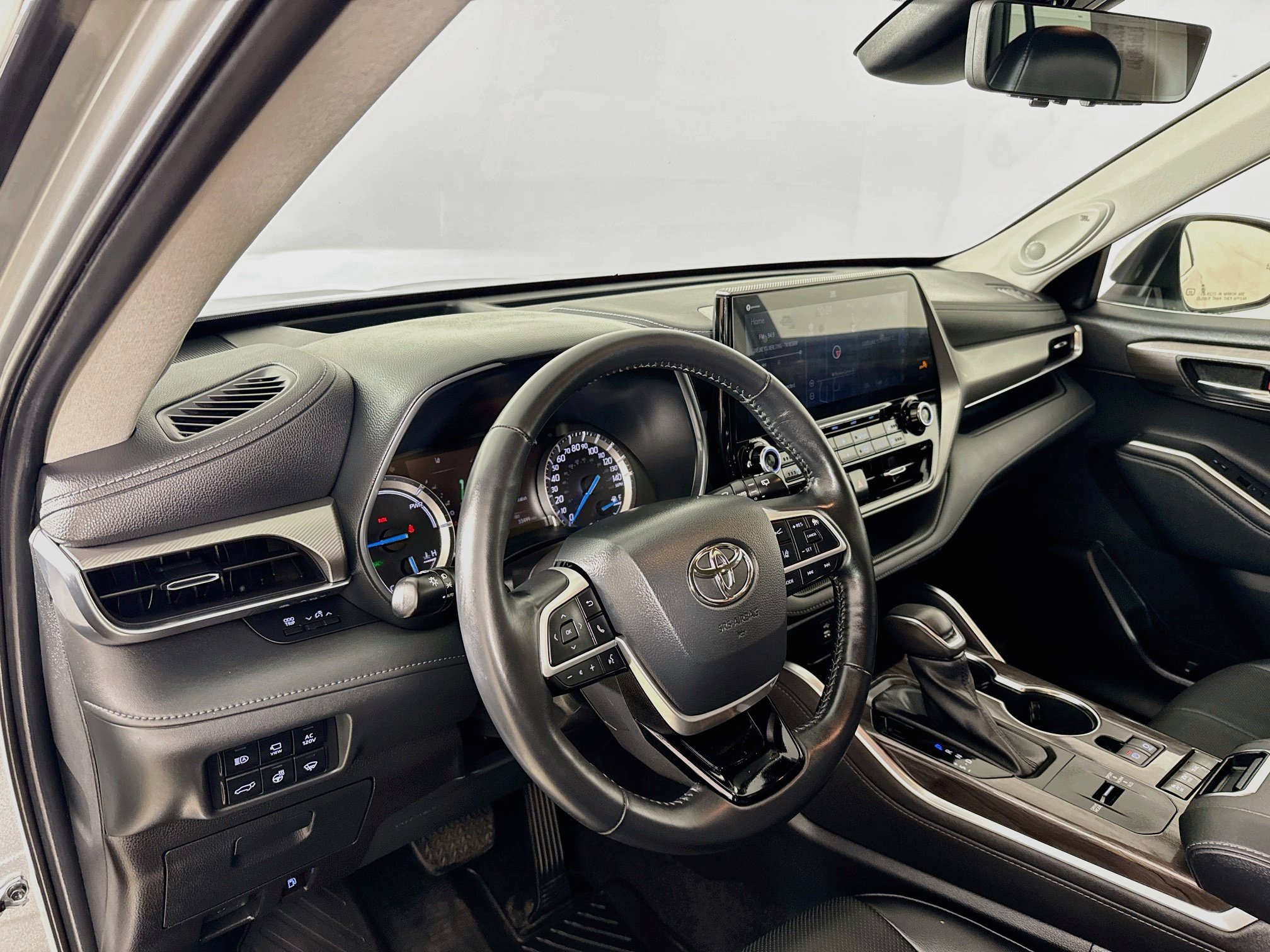 Used 2022 Toyota Highlander Limited AWD/4WD image 10
