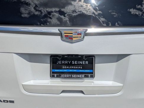 Used 2020 Cadillac Escalade Premium Luxury AWD/4WD image 14