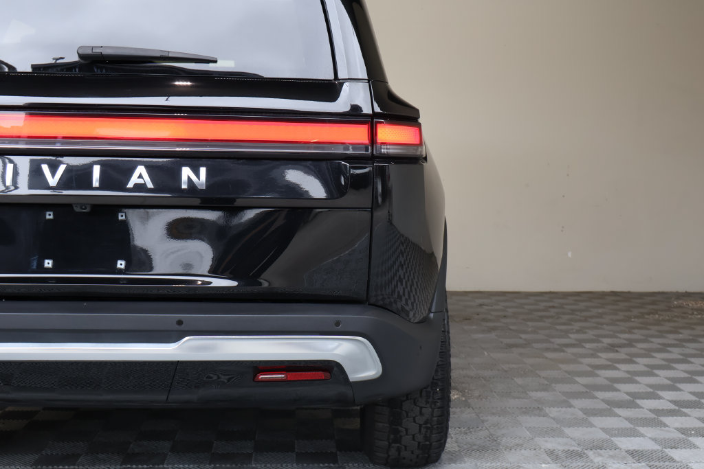 Used 2022 Rivian R1S Launch Edition Quad AWD/4WD image 12