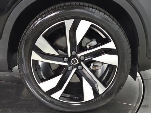 Used 2023 Volvo XC40 B5 Plus w/ Protection Package Premier AWD/4WD image 11