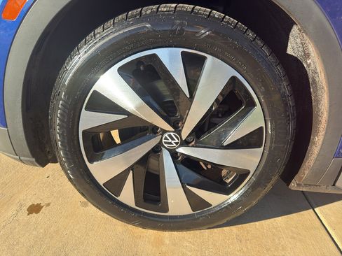 Used 2021 Volkswagen ID.4 1st Edition image 16