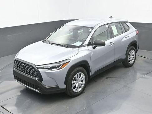 Used 2023 Toyota Corolla Cross L image 30