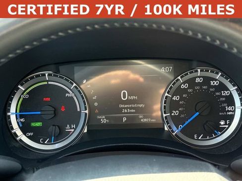 Used 2023 Toyota Highlander XLE image 28