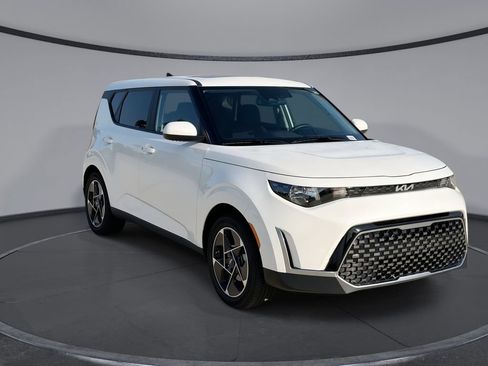Used 2024 Kia Soul EX FWD image 12