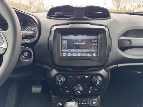 Used 2018 Jeep Renegade Latitude image 16