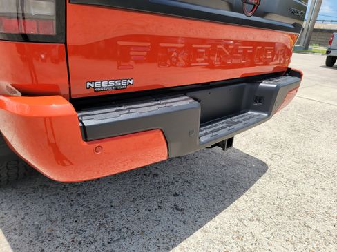 Used 2025 Nissan Frontier PRO-4X w/ Pro Convenience Package image 38