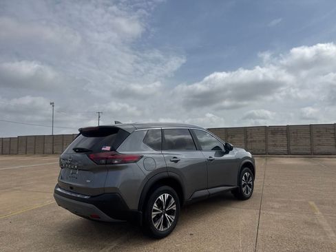 Certified 2023 Nissan Rogue SV w/ SV Premium B Package FWD image 21