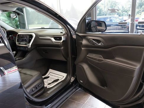 Used 2018 GMC Acadia SLT AWD/4WD image 40