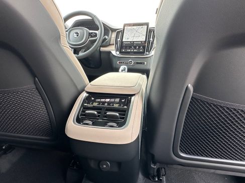 New 2026 Volvo XC90 B6 Plus w/ Protection Package Premier image 12