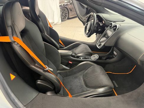 Used 2019 McLaren 570S Spider RWD image 36