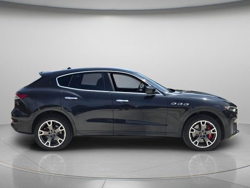 Used 2022 Maserati Levante Modena AWD/4WD image 7