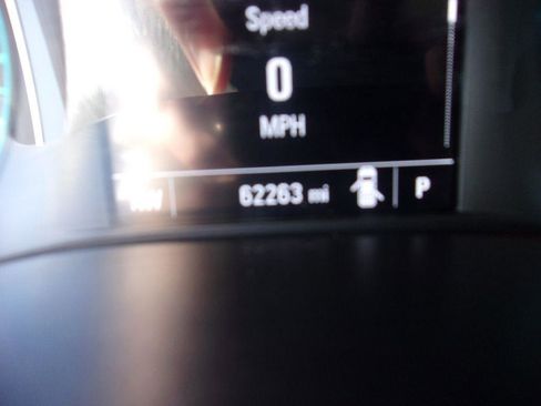 Used 2021 Chevrolet Colorado LT w/ Fleet Safety Package RWD image 8
