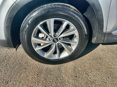 Used 2020 Hyundai Santa Fe SEL w/ Convenience Package image 12