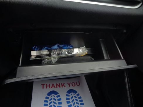 Used 2022 Ford Explorer XLT image 16