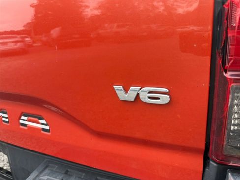 Used 2018 Toyota Tacoma TRD Off-Road image 15