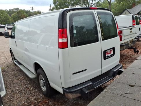 Used 2024 Chevrolet Express 2500 w/ Driver Convenience Package RWD image 6