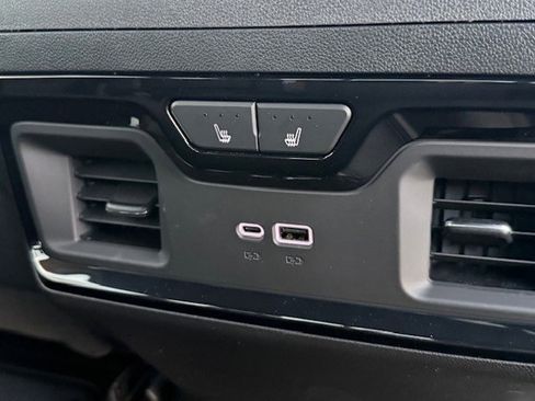 New 2026 GMC Sierra 2500 AT4 w/ AT4 Preferred Package image 17