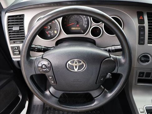 Used 2012 Toyota Tundra 4x4 CrewMax image 12