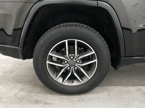 Used 2019 Jeep Grand Cherokee Limited AWD/4WD image 61