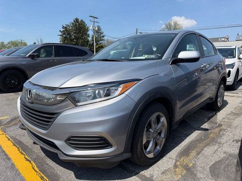 Used 2019 Honda HR-V LX image 3