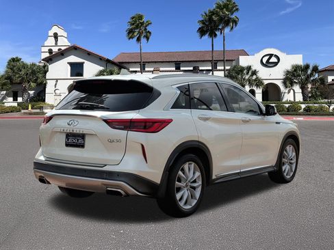 Used 2019 INFINITI QX50 Essential w/ Premium Heat Package FWD image 2