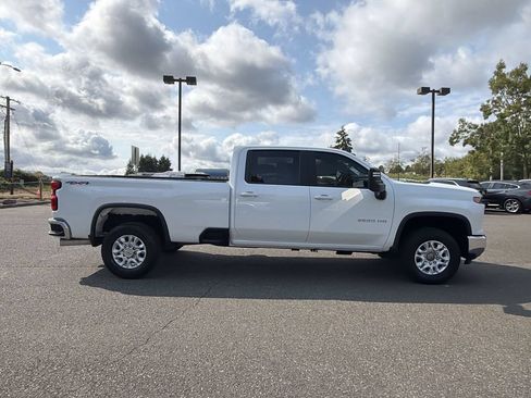 Used 2026 Chevrolet Silverado 3500 LT AWD/4WD image 2