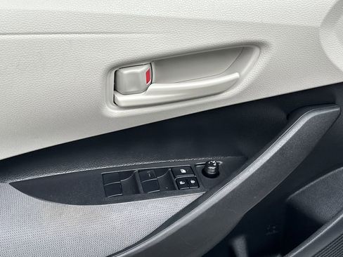 Used 2025 Toyota Corolla LE image 14