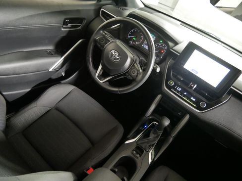 Used 2024 Toyota Corolla Cross AWD Hybrid image 9