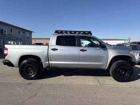 Used 2017 Toyota Tundra SR5 w/ SR5 Upgrade Package AWD/4WD image 9