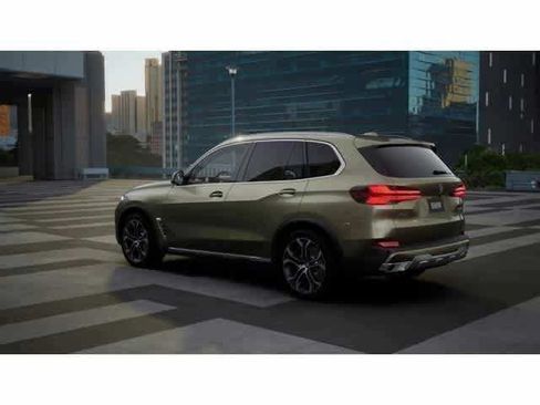 New 2026 BMW X5 sDrive40i w/ Climate Comfort Package RWD image 2