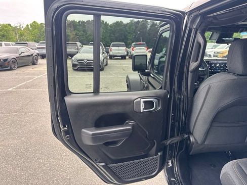 Used 2025 Jeep Wrangler Unlimited Sport AWD/4WD image 28