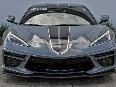 Used 2025 Chevrolet Corvette Stingray Preferred Cpe w/ Stealth Interior Trim Package RWD image 4
