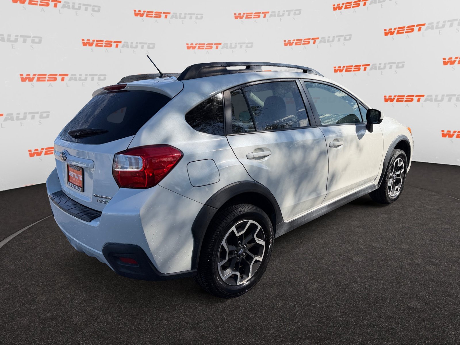Used 2017 Subaru Crosstrek 2.0i Premium AWD/4WD image 5