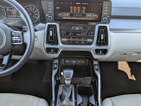Used 2022 Kia Sorento SX image 7