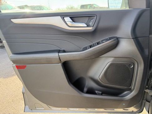 Used 2022 Ford Escape SEL image 14