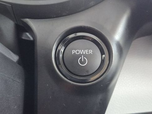 Used 2026 Toyota Sienna XLE FWD image 21
