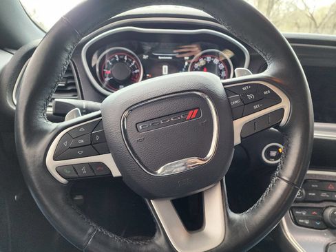 Used 2017 Dodge Challenger GT w/ Driver Convenience Group image 8