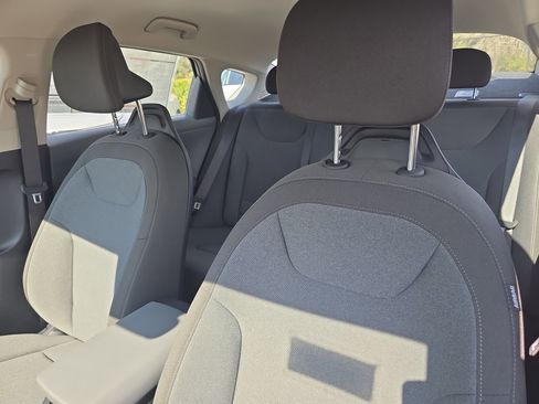 New 2025 Kia K4 LXS image 23