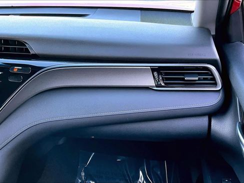 Used 2019 Toyota Camry SE image 17