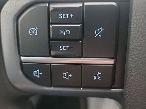 Used 2025 Ford F350 Lariat w/ FX4 Off-Road Package image 50