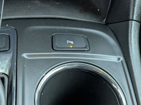 Used 2023 Chevrolet Equinox RS image 18