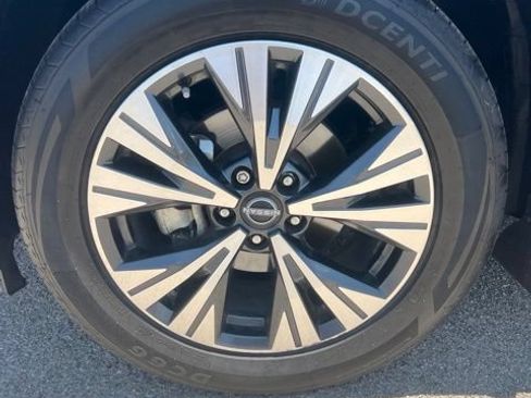 Used 2023 Nissan Rogue SV FWD image 35