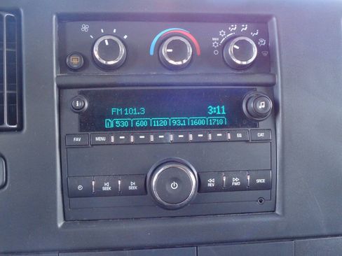 Used 2018 Chevrolet Express 3500 LS RWD image 52